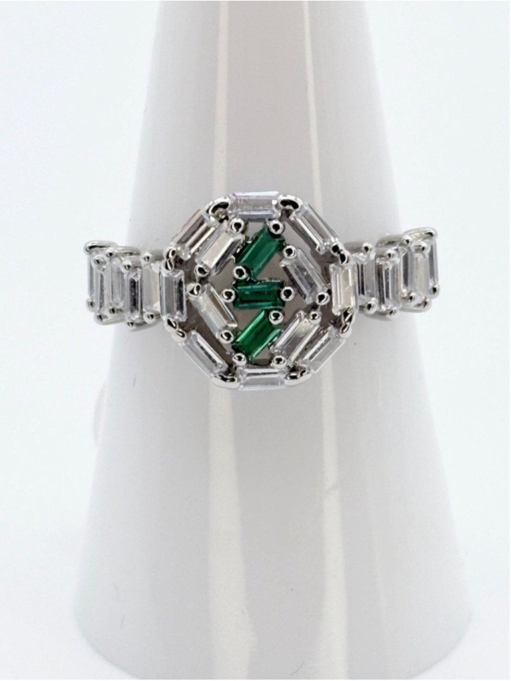 BP Glowing Beauty ring, size 8